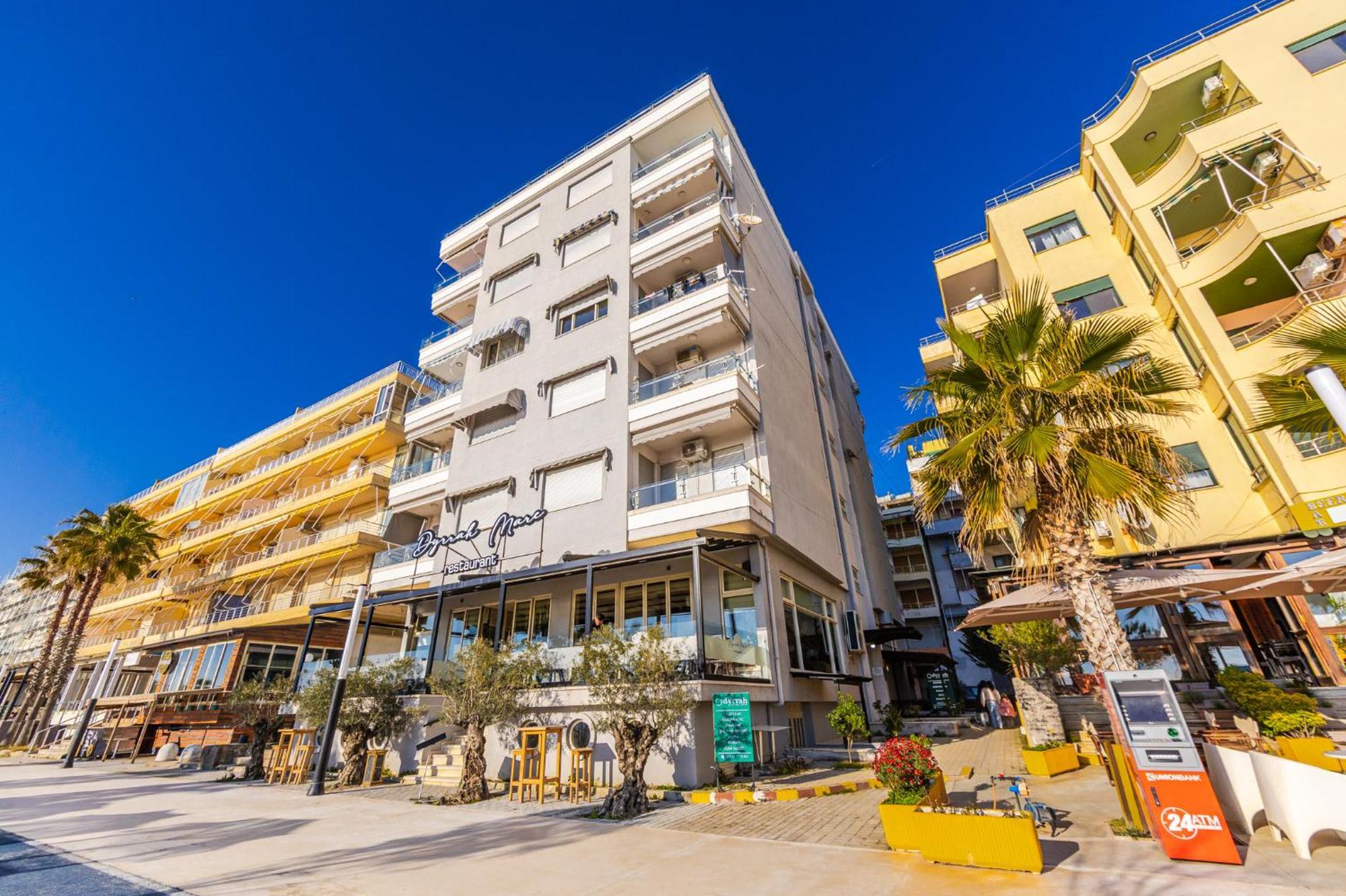 The Beachfront Apartment Дуррес Экстерьер фото