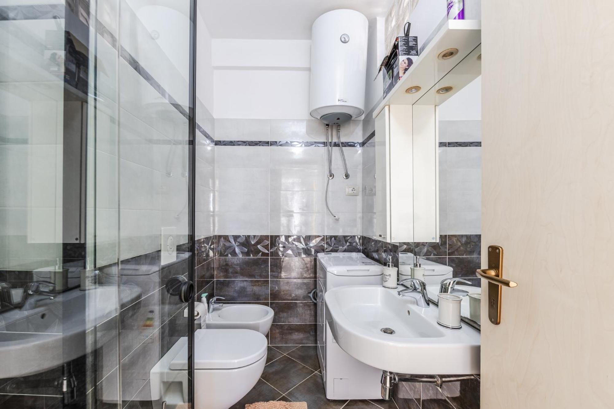 The Beachfront Apartment Дуррес Экстерьер фото