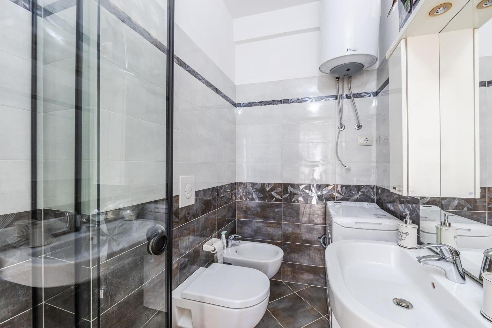 The Beachfront Apartment Дуррес Экстерьер фото