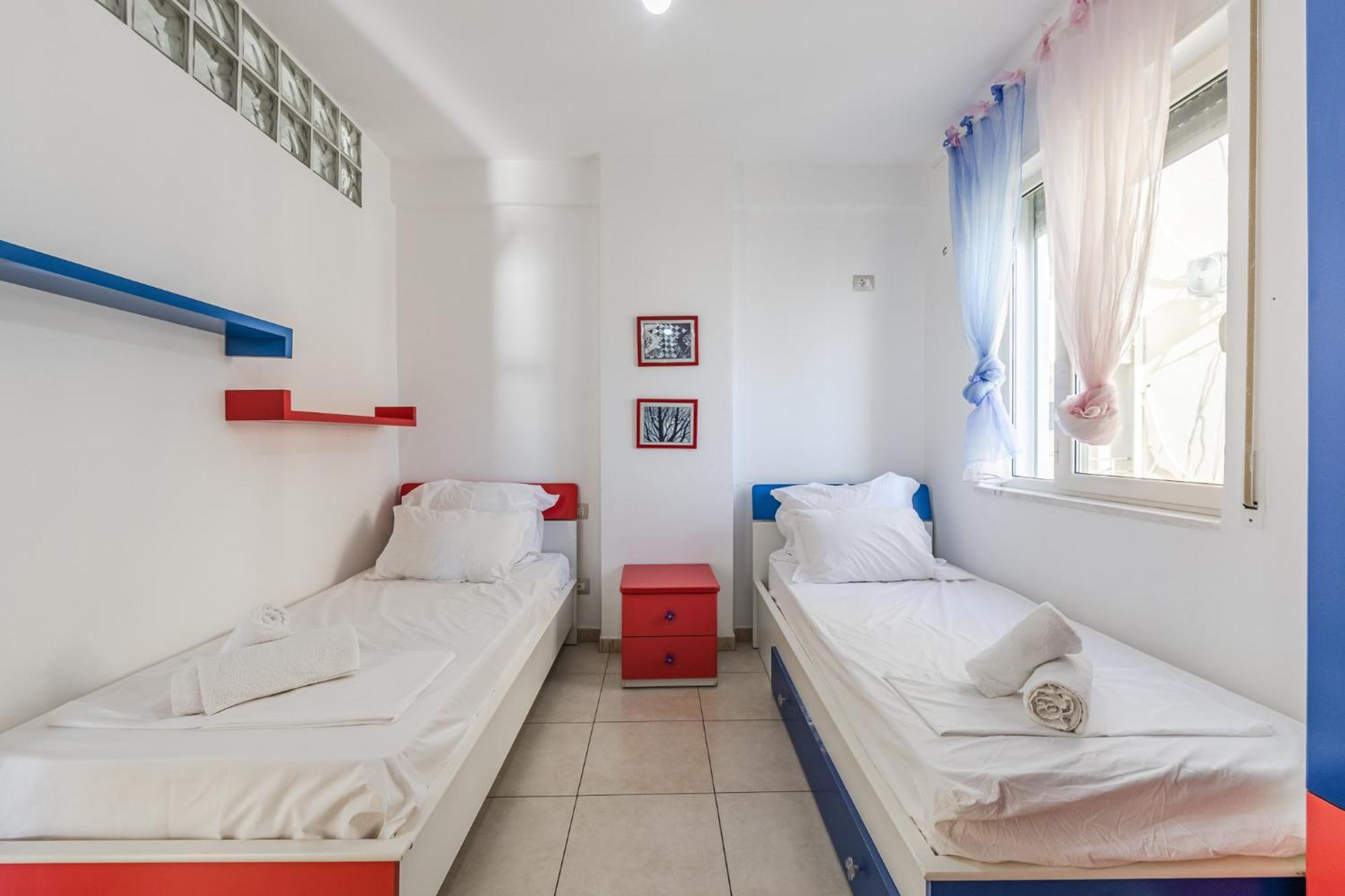 The Beachfront Apartment Дуррес Экстерьер фото
